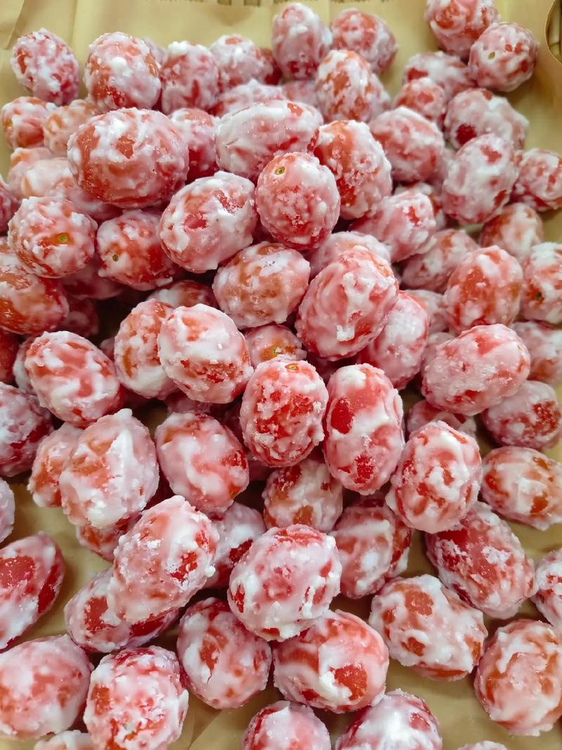 霜雪裹红樱,方寸小食藏尽岁月温柔